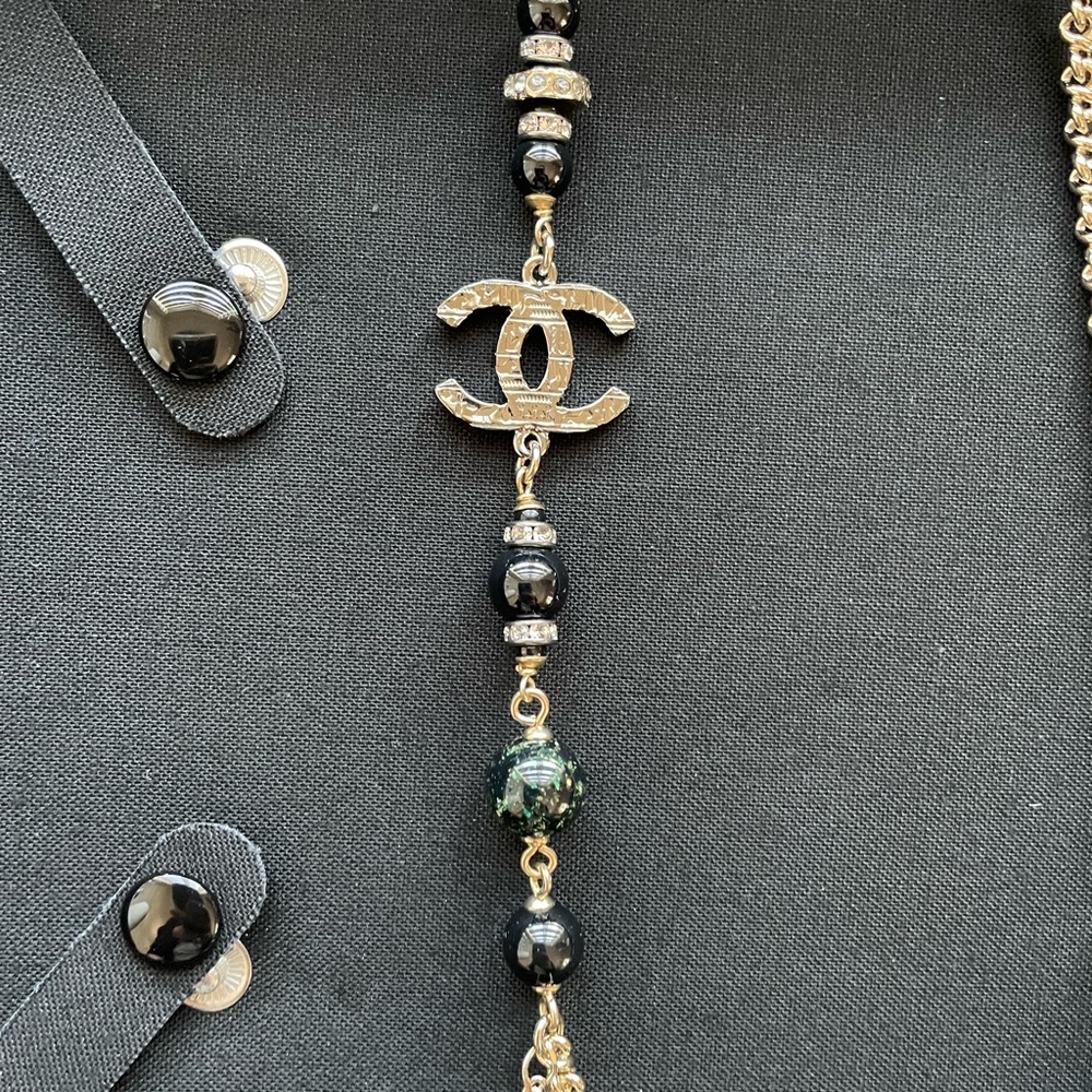 New Chanel Long Gold-tone Necklace with Resine Beads - Picture 14 of 17